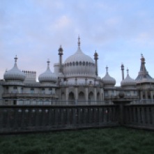 Salah satu icon kota Brighton selain Brighton Pier yaitu Istana ini.. eh ini bukan masjid looh....tp mirip ya?